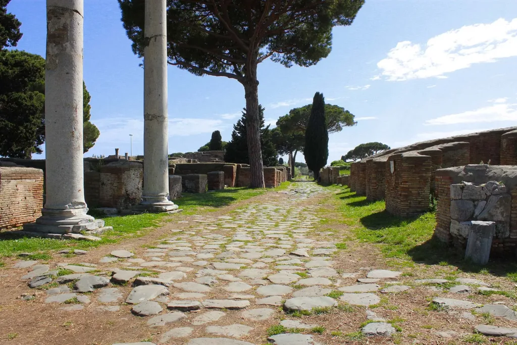 View of the decumanus maximus next to the so-called "Macellum